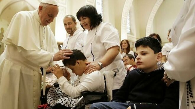 Francisco, con niños enfermos