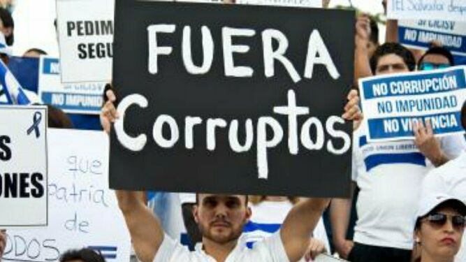 Manifestación en El Salvador contra la corrupción