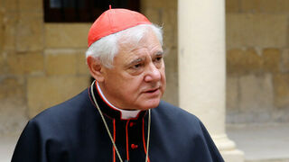 Müller vuelve a las andadas…