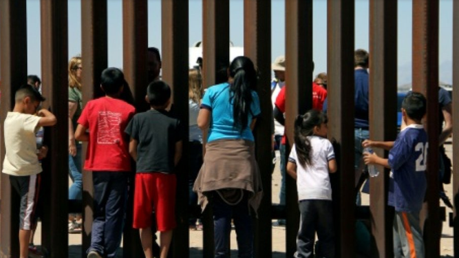 Orando en la frontera