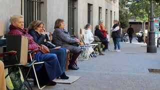Miles de fieles hacen cola, desde hace días, para besar los pies del Cristo de Medinaceli