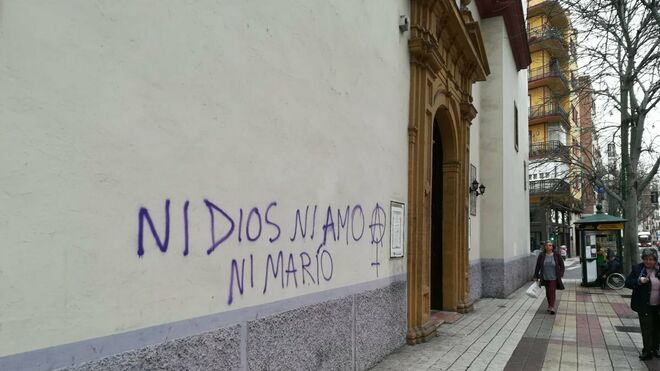 Pintada en la iglesia de San Roque, Sevilla