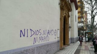 Pintada en la iglesia de San Roque, Sevilla