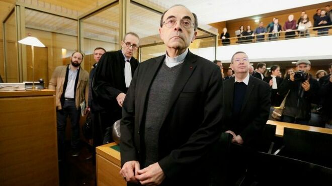 El cardenal francés Philippe Barbarin, condenado a seis meses de cárcel por encubrir abusos