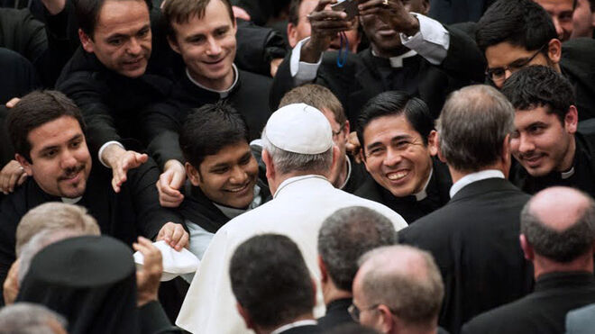Papa con seminaristas