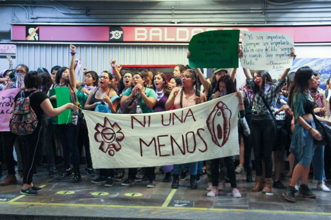 metro balderas feministas