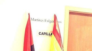 Las banderas de Franco y la Falange ante la capilla del seminario de Murcia