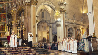 El cardenal Cañizares invoca el patronazgo de San José en la misa que ha presidido en la catedral (Fotografía: Manuel Guallart)