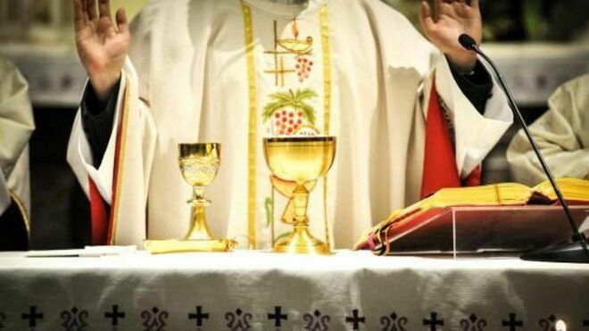 ¿Promueve la misa un desequilibrio de poder?