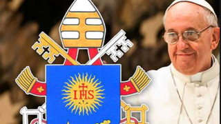 El Papa Francisco tiene un escudo que refleja su personalidad