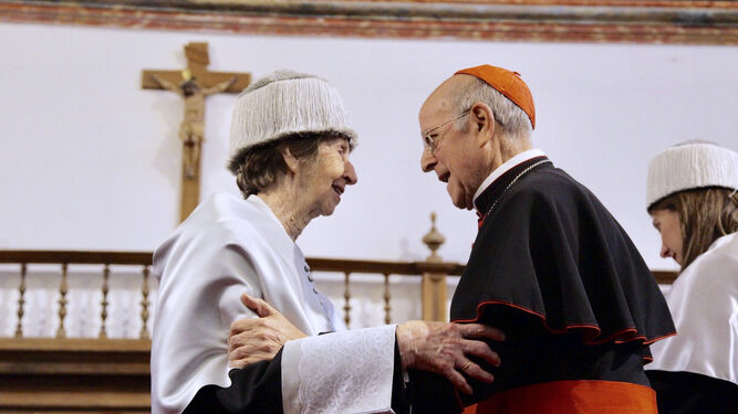 Margarita Salas, junto al cardenal Blázquez