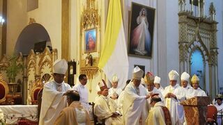 La celebración de la ordenación tuvo lugar en la catedral de San Sebastián de Cochabamba