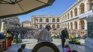 Encuentro del Papa Francisco con los fieles en Loreto