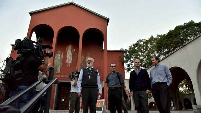 Visita del administrador apostólico de Santiago, Celestino Aós, a la parroquia de El Bosque