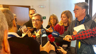 Luis Argüello atiende a los medios de comunicación a la salida de la Plenaria