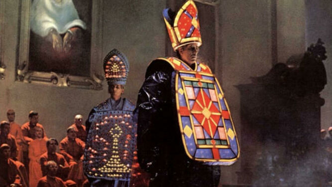 Desfile eclesia. Filme Roma, de Fellini