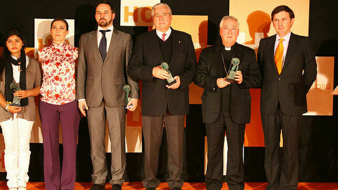 Abascal, Reig y Arsuaga, juntos en la entrega de los premios HazteOir