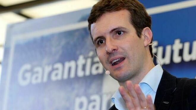 Pablo Casado también critica al Papa Francisco