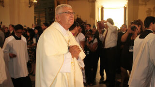 Mons. Castillo el día de su Misa de Ordenación Episcopal y Toma de Posesión. Su semblante lo dice todo