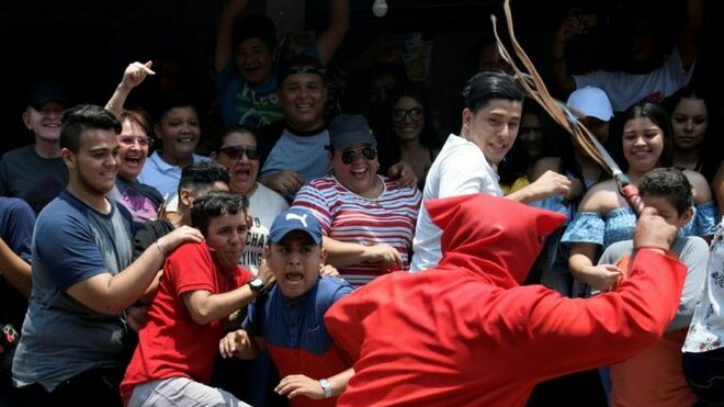 Un "Talcigüin" durante la celebración que marca el inicio de la Semana Santa en Texistepeque