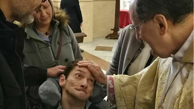 El cardenal Stella, con el ciudadano cordobés que escribió al Papa