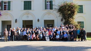 Foto de familia quincuagésima asamblea general de superioras y superiores mayores de la Conferencia de Religiosas y Religiosos de Chile (CONFERRE).
