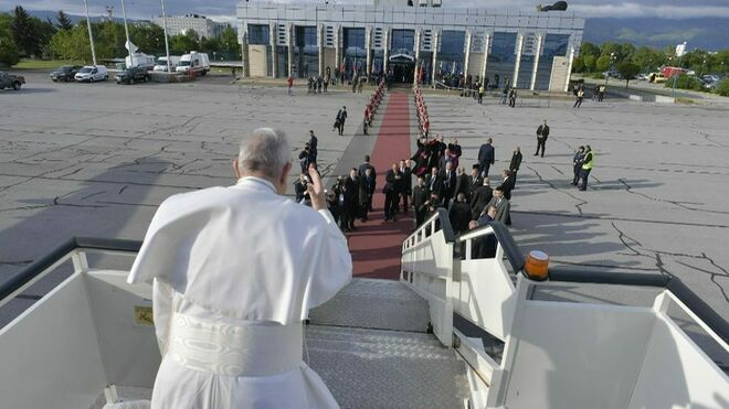 El Papa se despide de Bulgaria