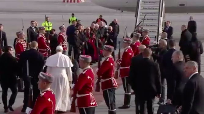 El Papa se despidió de Bulgaria