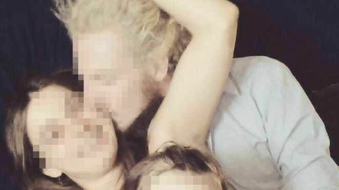 Foto familar de los niños de Godella y sus padres