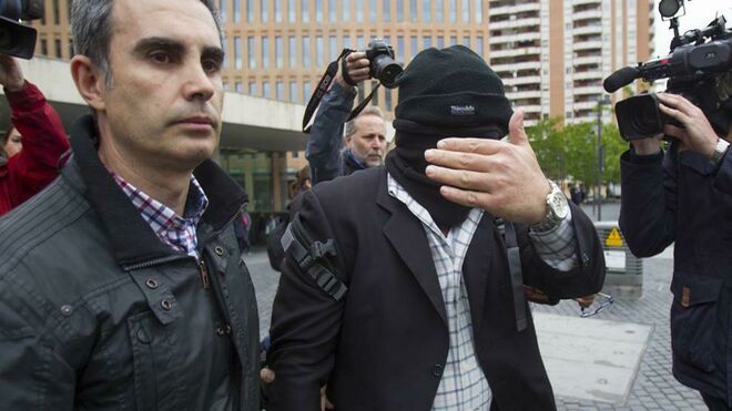 El pedófilo Joaquín Benítez sale de la Audiencia