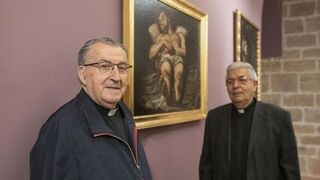 Aliaga y Sancho con cuadro Cristo Yacente  de Jerónimo Jacinto Espinosa