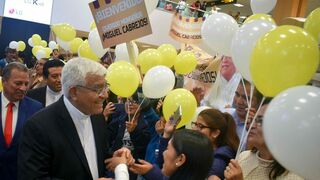 Monseñor Miguel Cabrejos, a su llegada en Lima