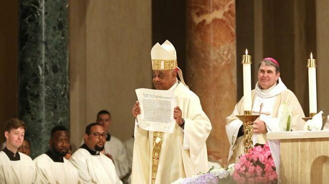 El nuevo arzobispo de Washington, Wilton Gregory, en su misa de instalación