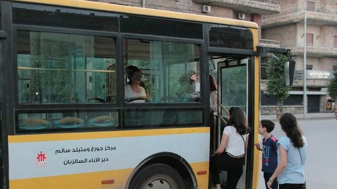 Un autobus-milagro de los Salesianos en Siria