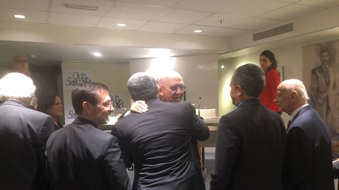 Osoro saluda a monseñor García Belrtrán