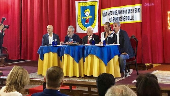 Presentación del libro del Padre Ángel