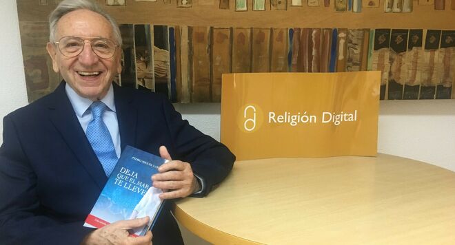 Pedro Miguel Lamet, con su última novela