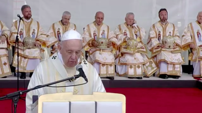 Francisco beatificó a los siete obispos greco-católicos en Blaj