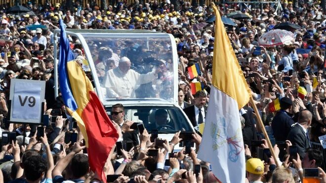 Una multitud acompañó al Papa durante todo su viaje a Rumanía