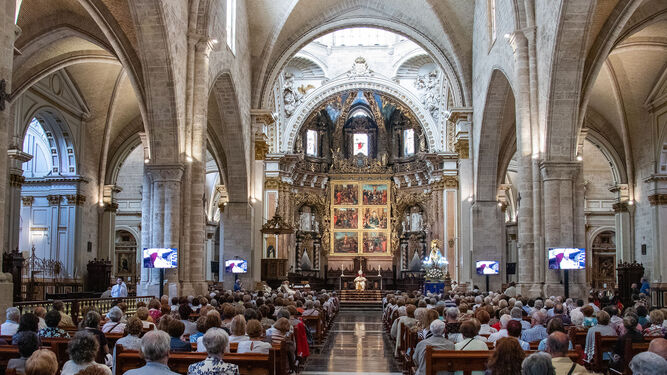 Misa del X Encuentro de los Mayores de Valencia con la Mare de Déu dels Desamparats