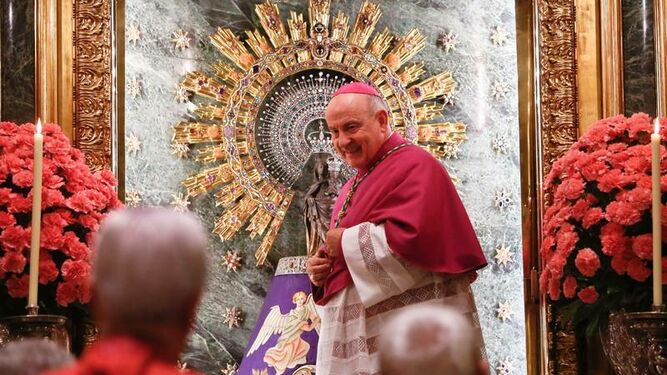 Monseñor Jiménez y la Virgen del Pilar