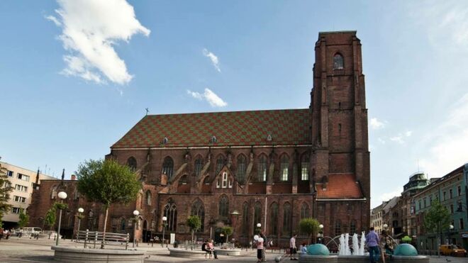 Iglesia de la Sagrada María, donde el sacerdote fue apuñalado antes de dar misa