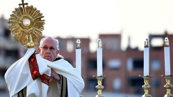 El Papa celebró el Corpus Christi en Ostia