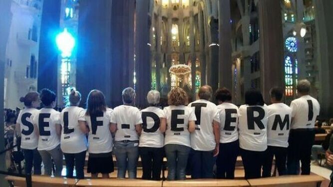 Protesta de la Asamblea Nacional Catalana, anoche, en la Sagrada Familia