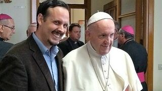 Mauricio López, Secretario Ejecutivo de la REPAM, con el Papa