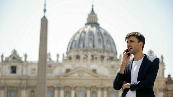 El embajador del Vaticano en Francia, acusado de abusos sexuales