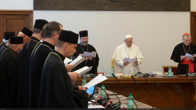 Papa y Parolin y los obispos de Ucrania