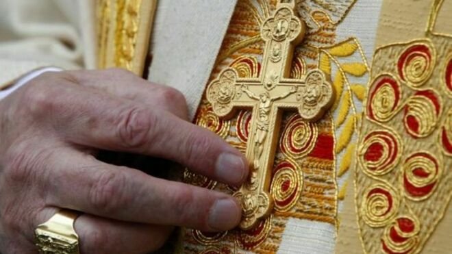 No a la pompa y boato en la Iglesia