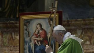 El Papa, hoy, en una misa especial por los migrantes y los que les ayudan