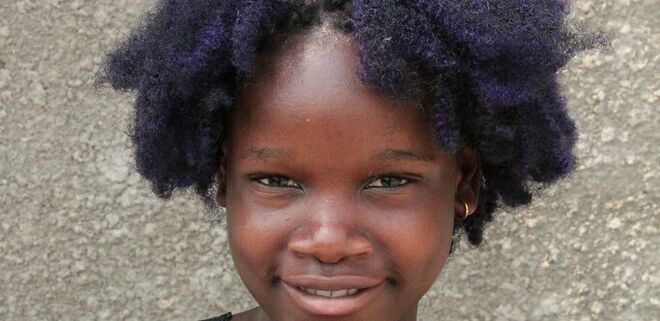 Cailani, la chica de Luanda que ha aprendido a leer gracias a Misiones Salesianas